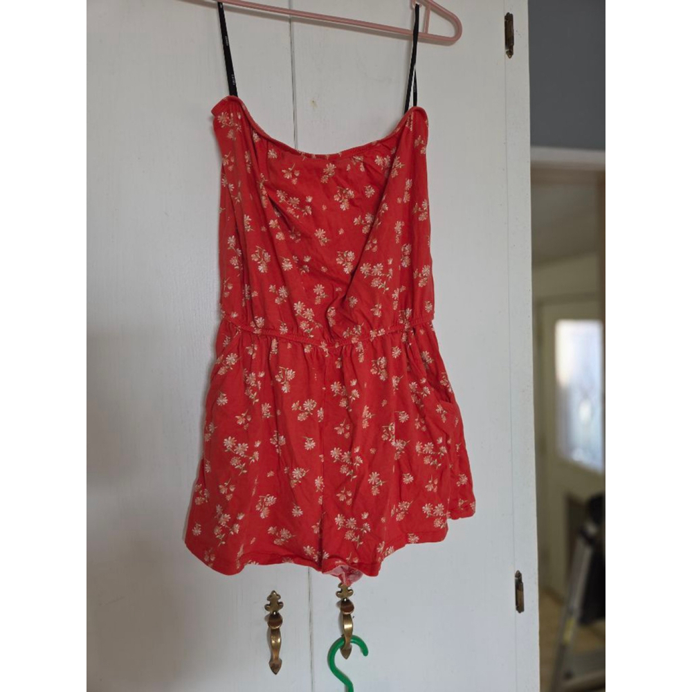 Women's FOREVER 21 Red & White Floral Romper, Size L